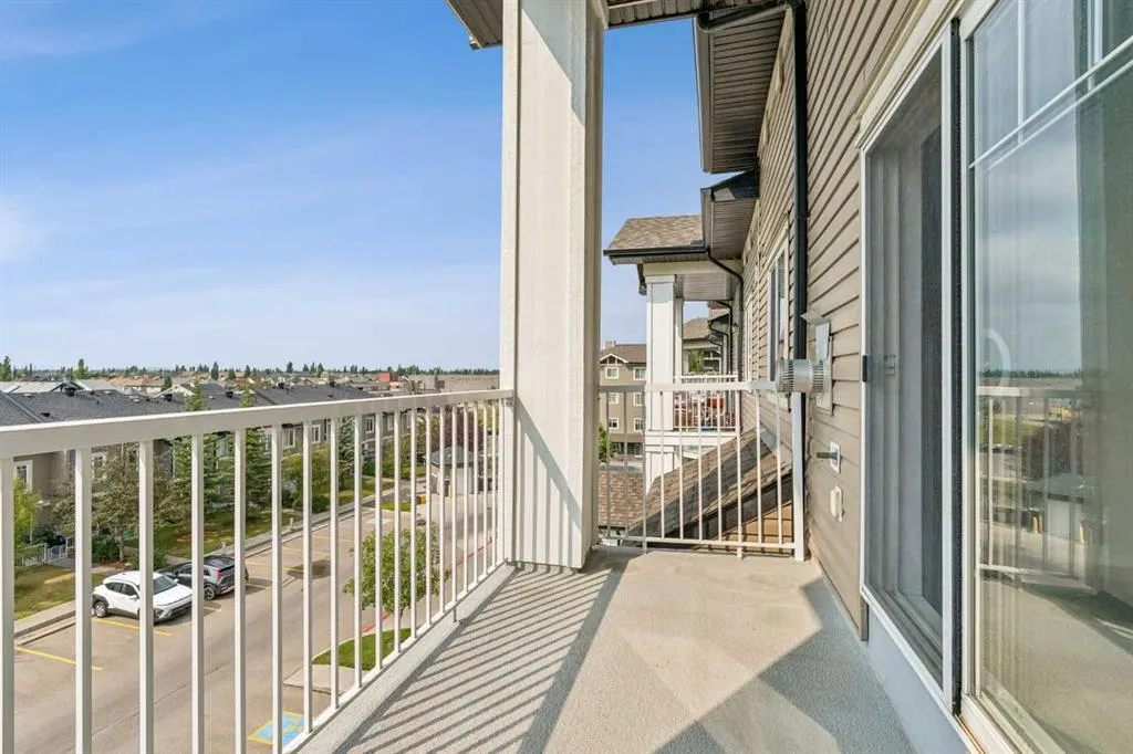 115 Prestwick Villas SE #4410