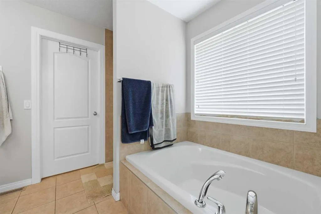 38 Silverado Skies Crescent SW