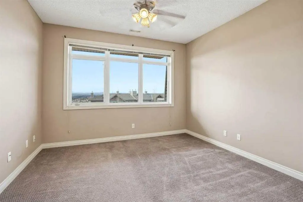 148 Rockyledge View NW #11
