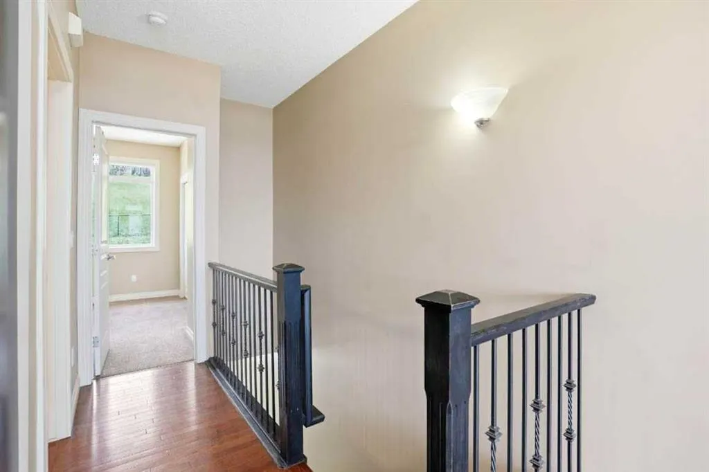 148 Rockyledge View NW #11