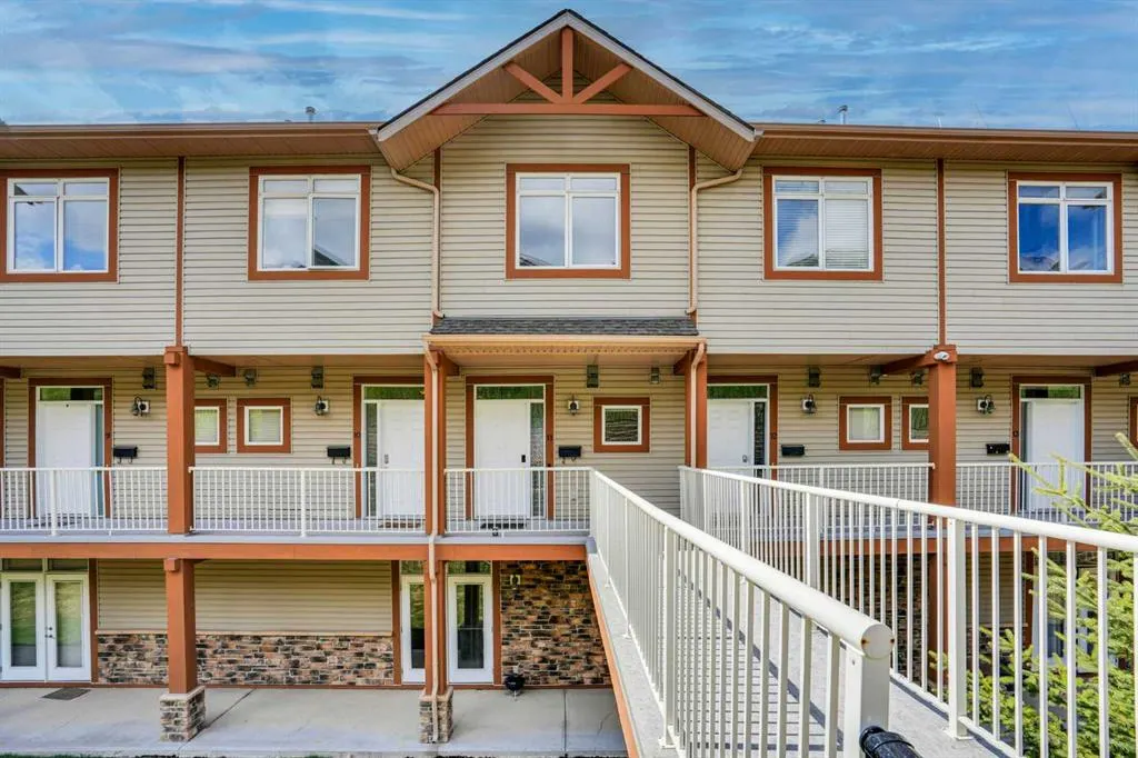 148 Rockyledge View NW #11
