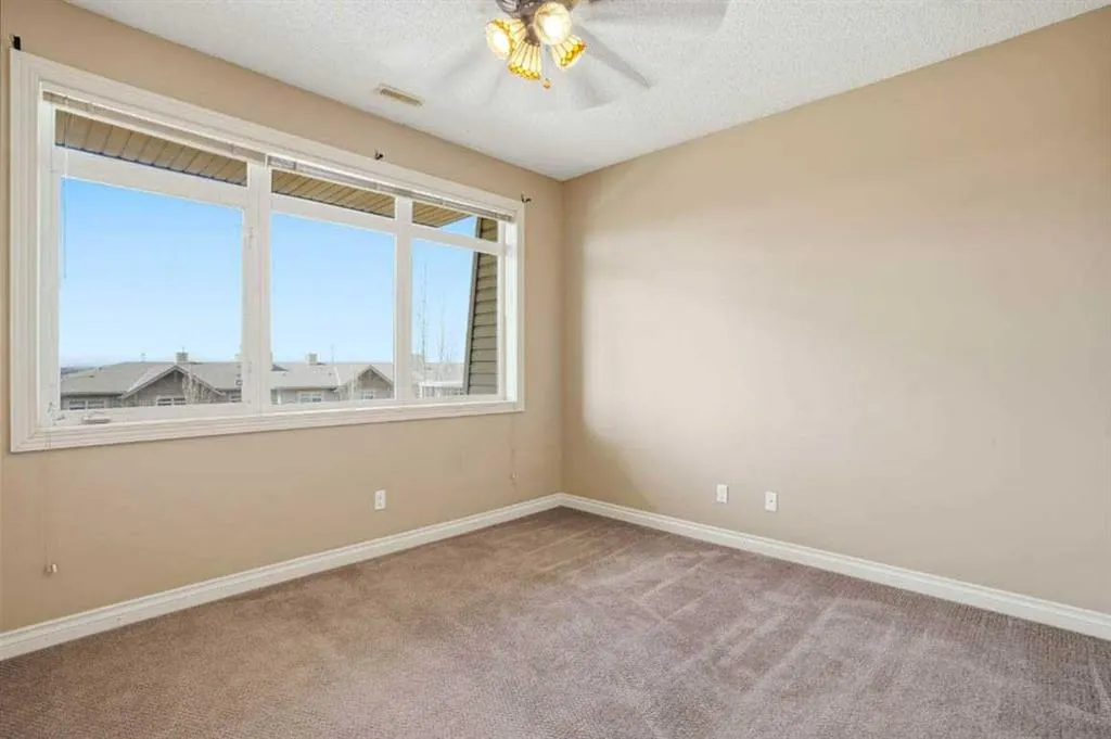 148 Rockyledge View NW #11
