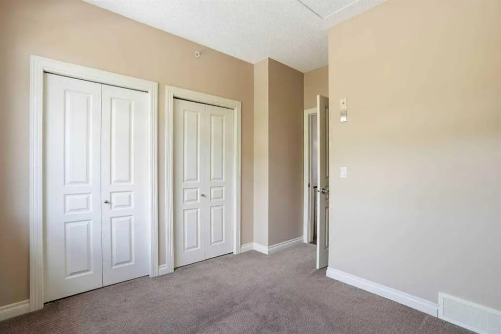 148 Rockyledge View NW #11