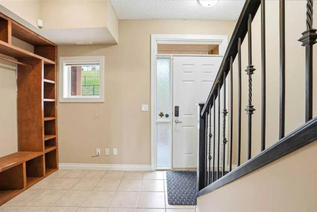 148 Rockyledge View NW #11