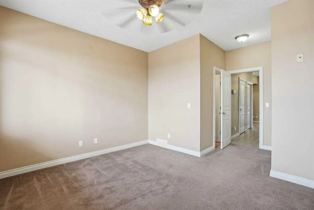 148 Rockyledge View NW #11