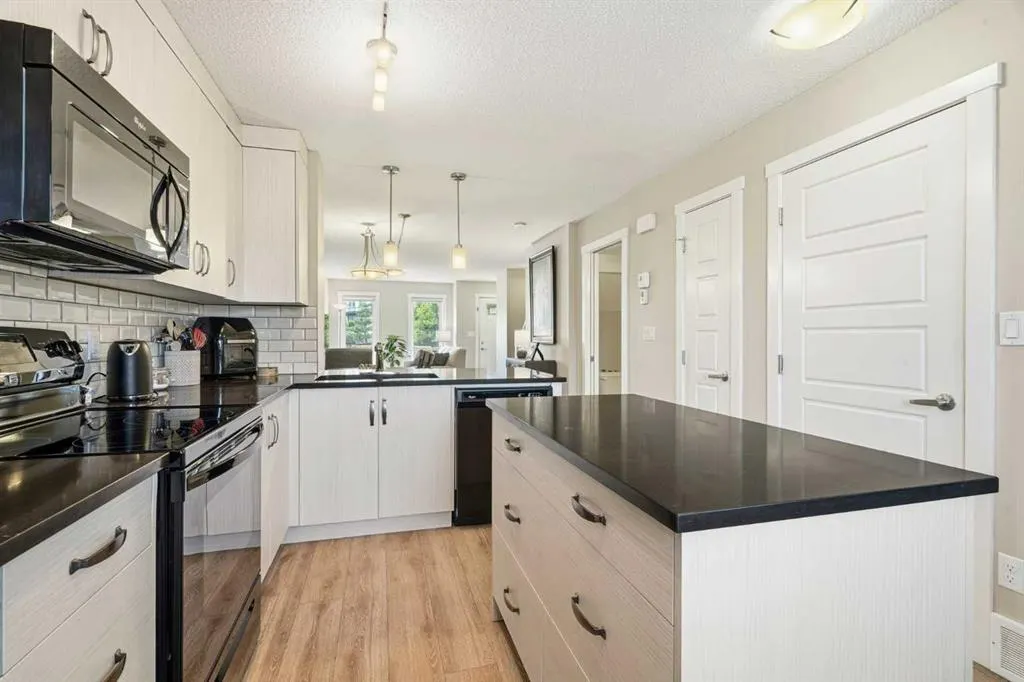 50 Westland Road #406