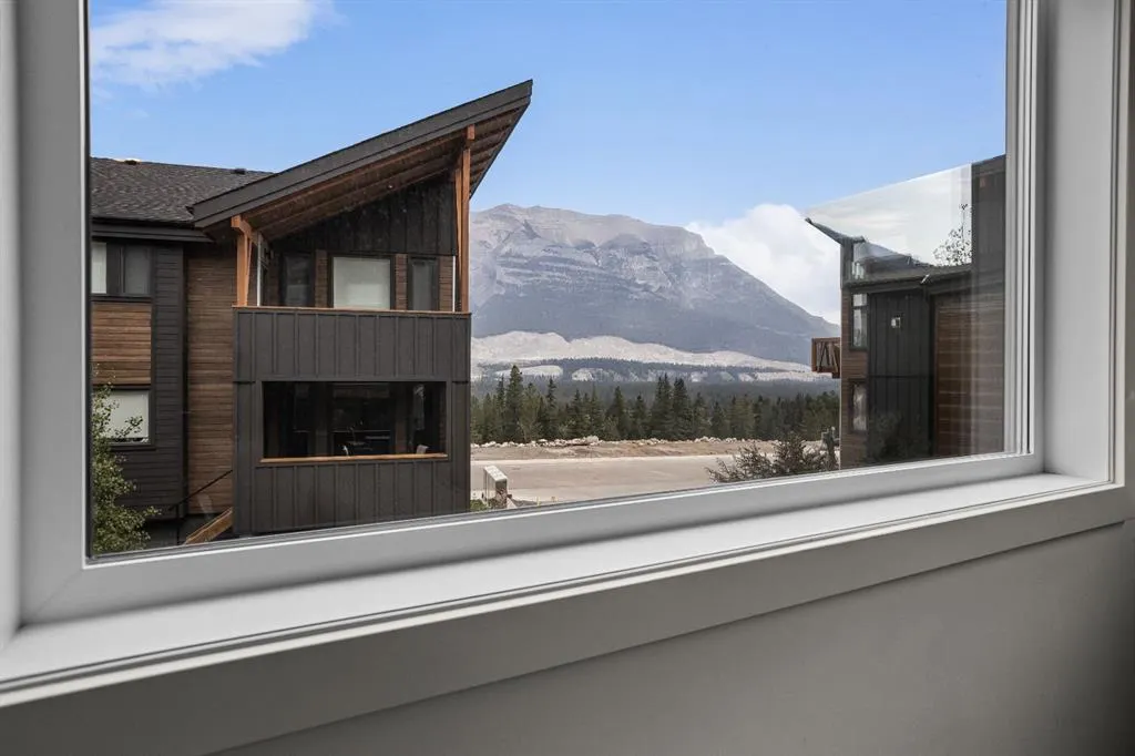 209 Stewart Creek Rise #204i