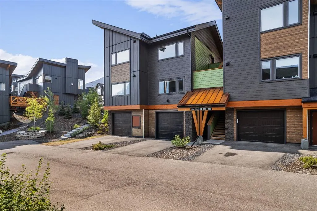209 Stewart Creek Rise #204i