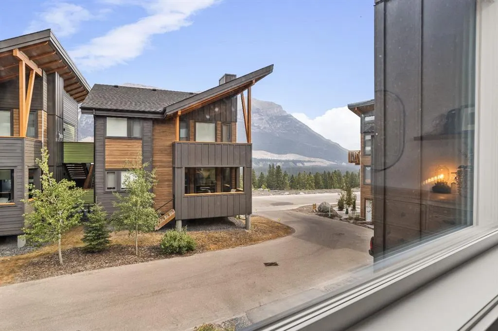 209 Stewart Creek Rise #204i