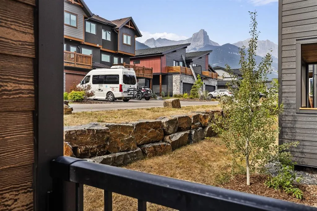 209 Stewart Creek Rise #204i