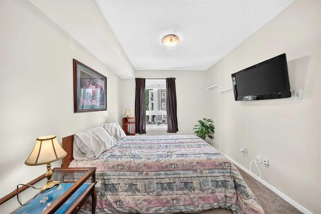 279 Copperpond Common SE #5210