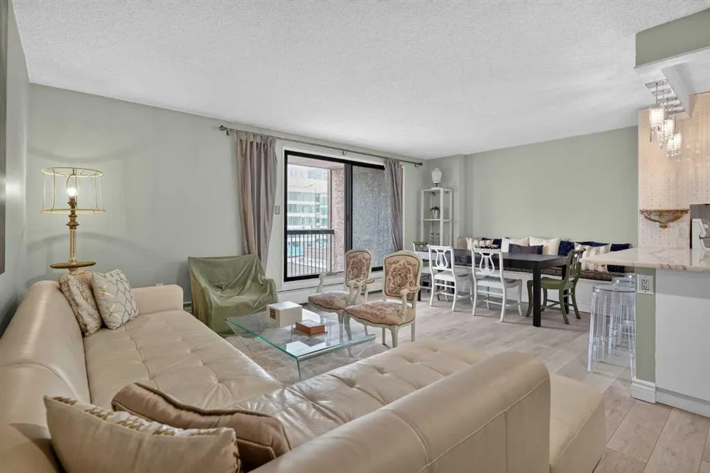 718 12 Avenue SW #408