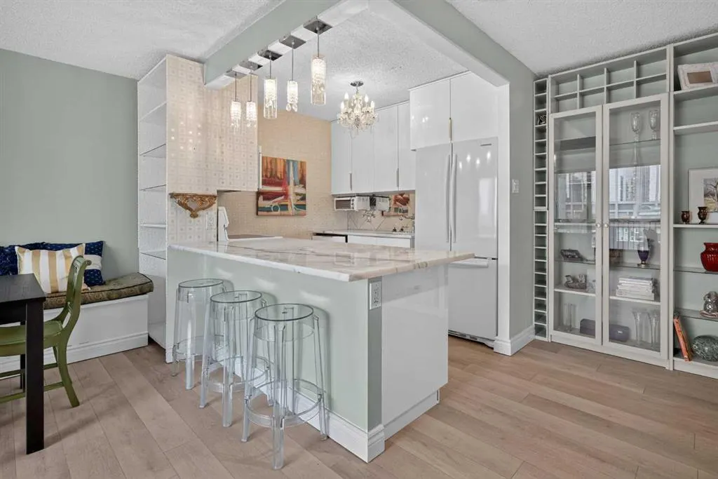 718 12 Avenue SW #408