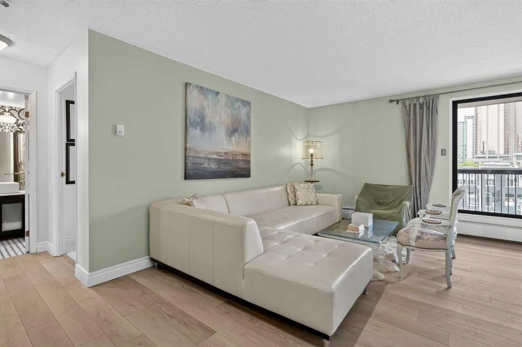 718 12 Avenue SW #408