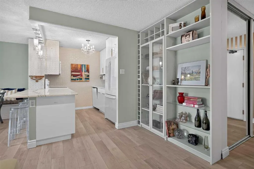 718 12 Avenue SW #408