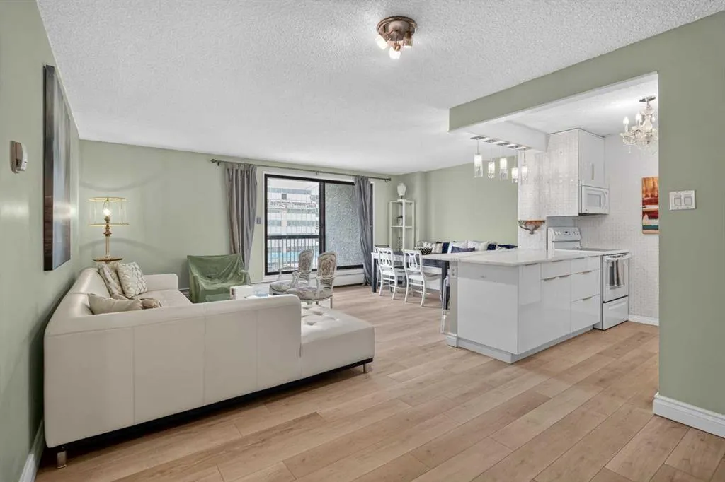 718 12 Avenue SW #408