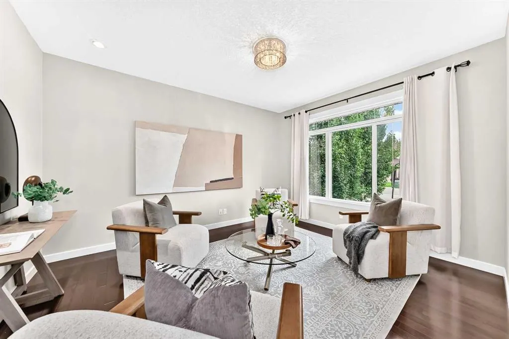96 Cranarch Heights SE
