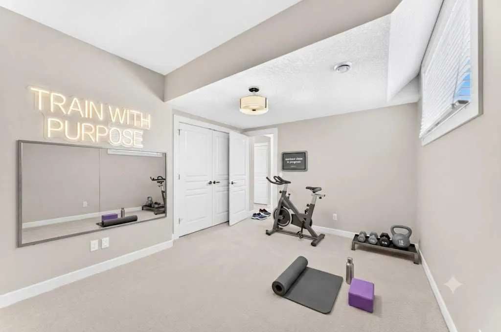 96 Cranarch Heights SE