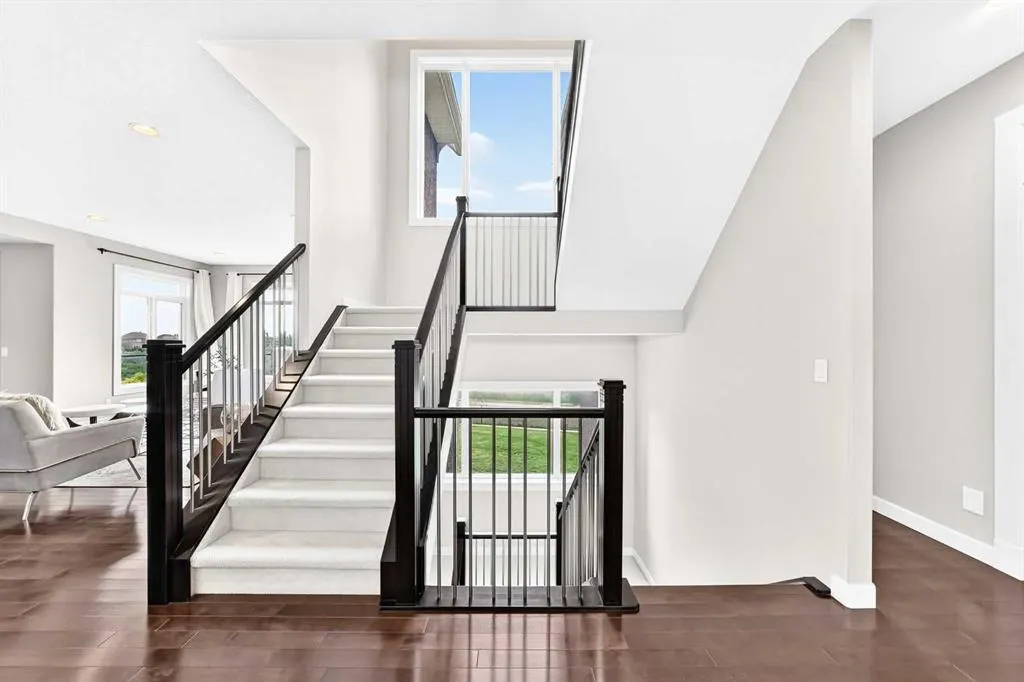 96 Cranarch Heights SE