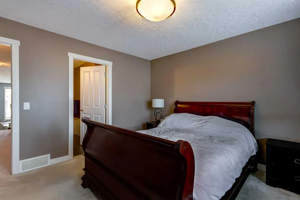 6 Elgin Meadows Road SE