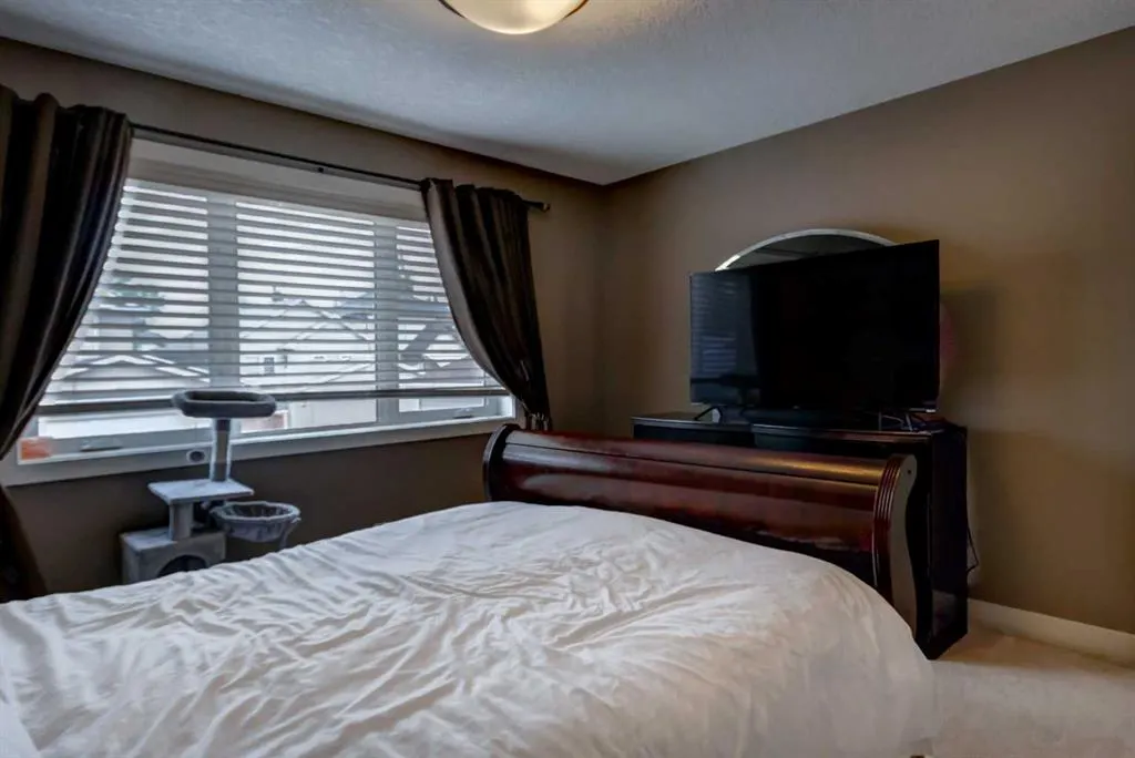 6 Elgin Meadows Road SE