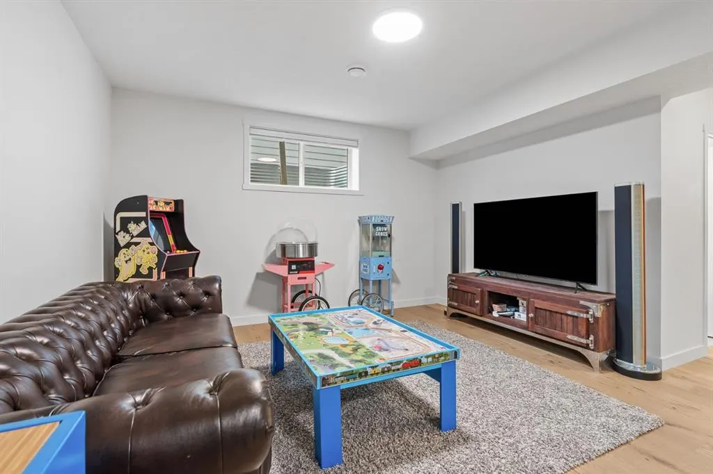 317 Grayling Manor