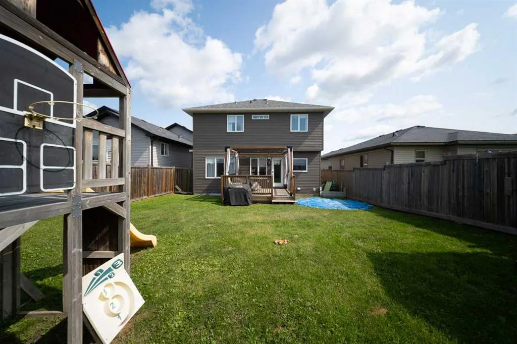 521 Walnut Crescent