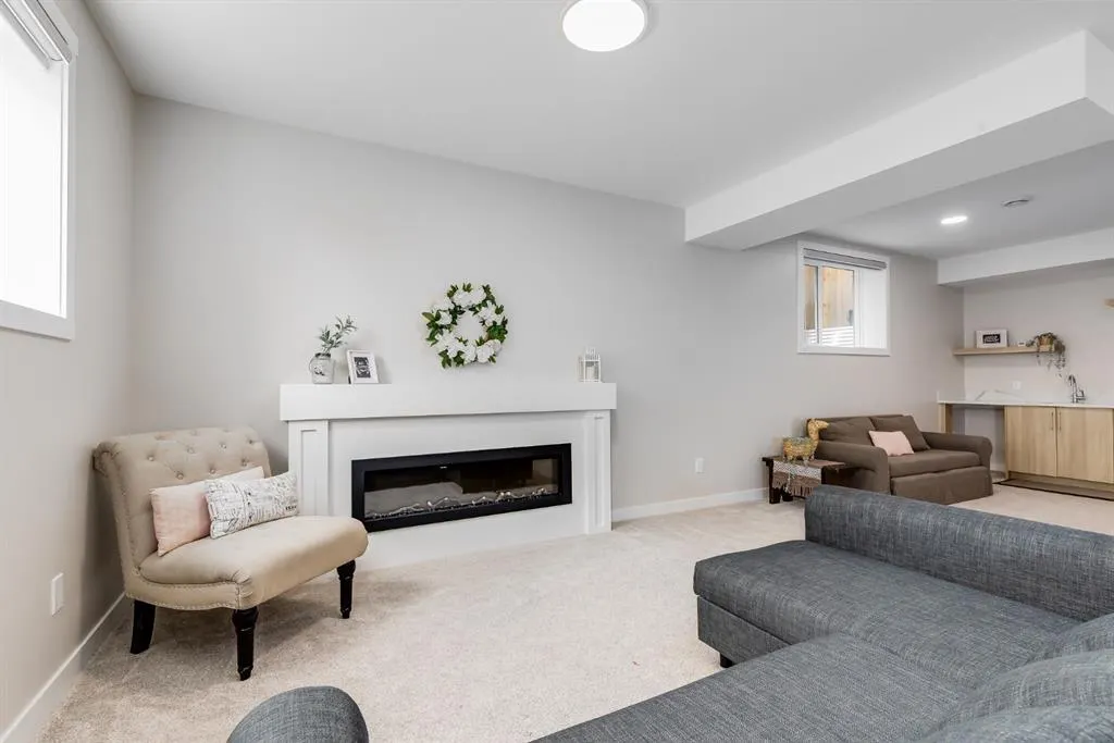 315 Monterey Place SE