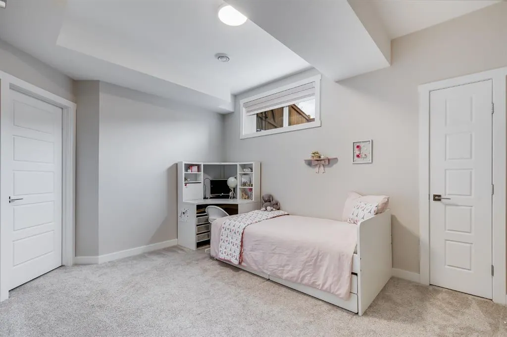 315 Monterey Place SE