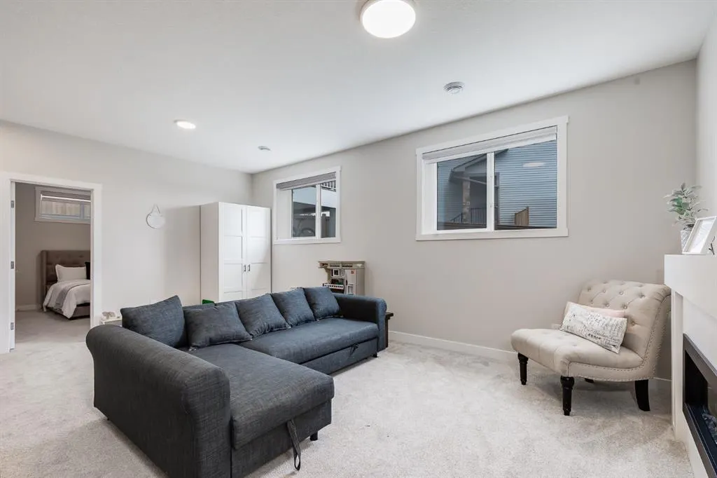 315 Monterey Place SE