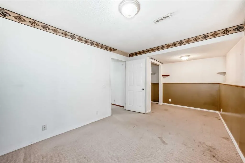 243 Erin Meadow Close