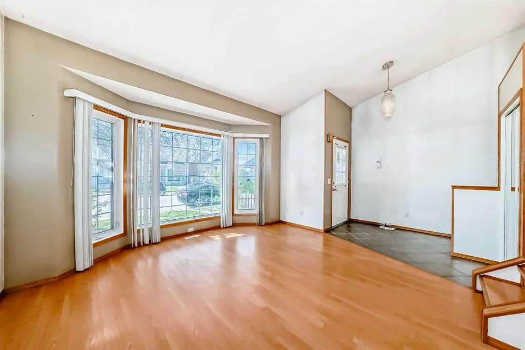 243 Erin Meadow Close