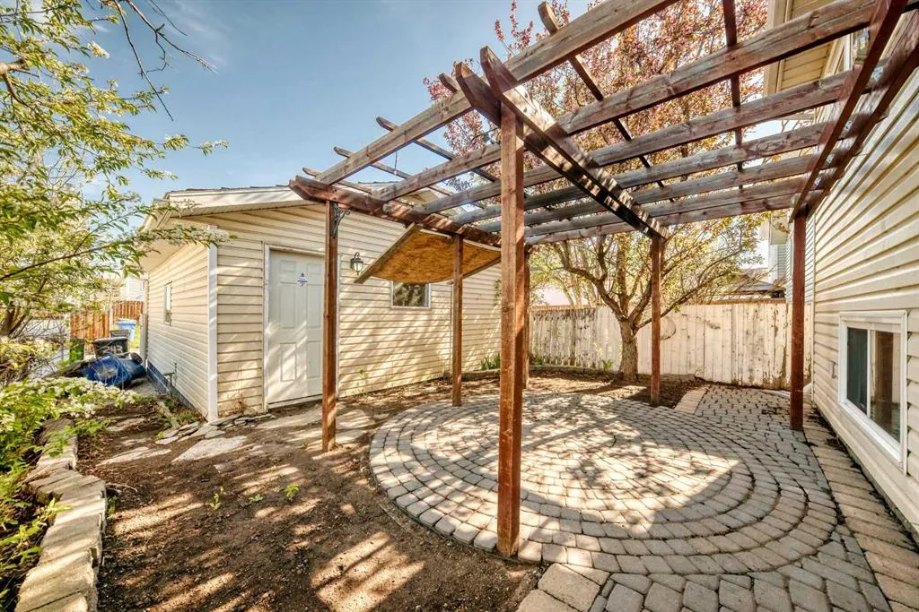 243 Erin Meadow Close