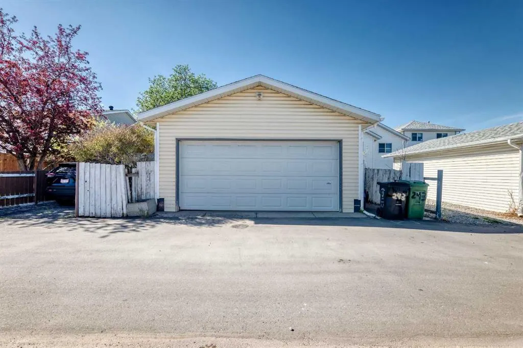 243 Erin Meadow Close