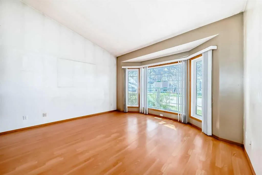 243 Erin Meadow Close