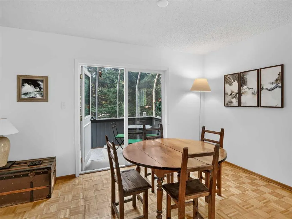 22 Pinewood Crescent