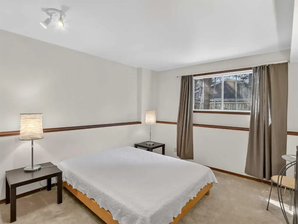 22 Pinewood Crescent