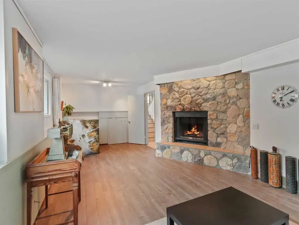 22 Pinewood Crescent