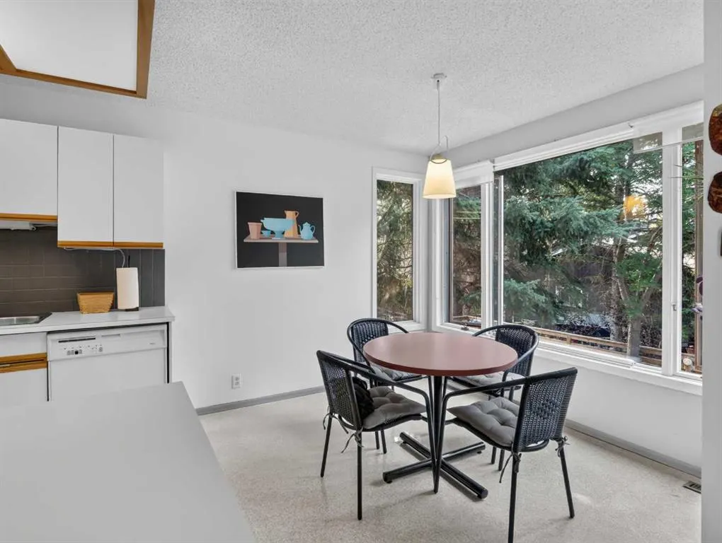 22 Pinewood Crescent