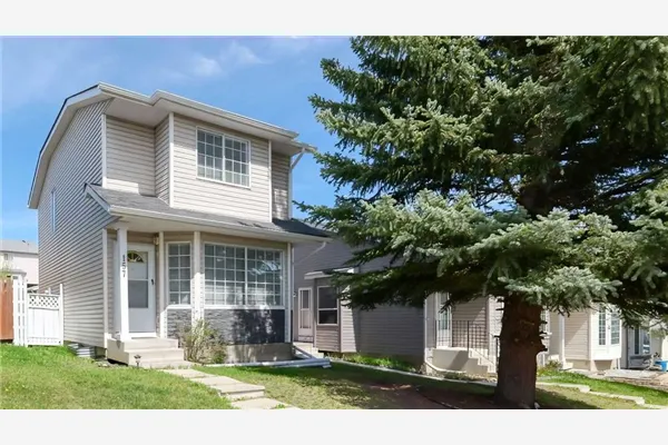 157 Harvest Gold Heights NE