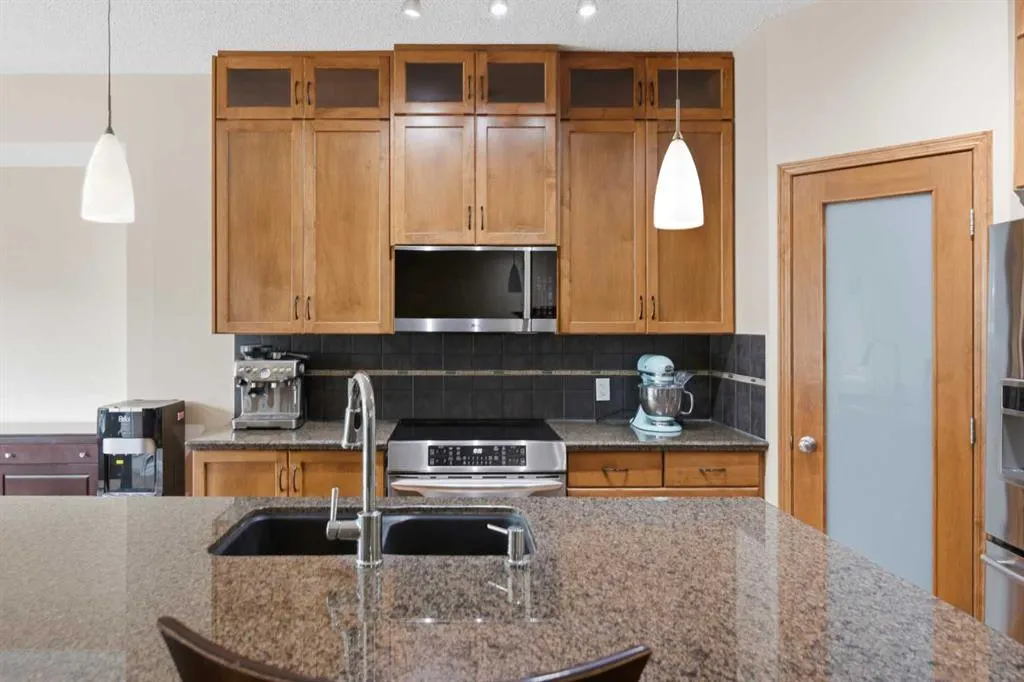 107 Brightonstone Common SE