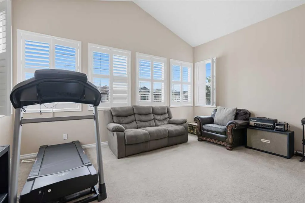 107 Brightonstone Common SE