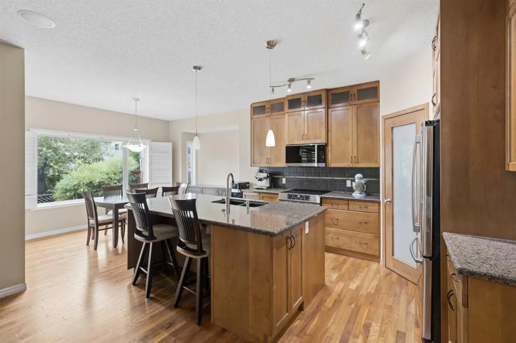 107 Brightonstone Common SE