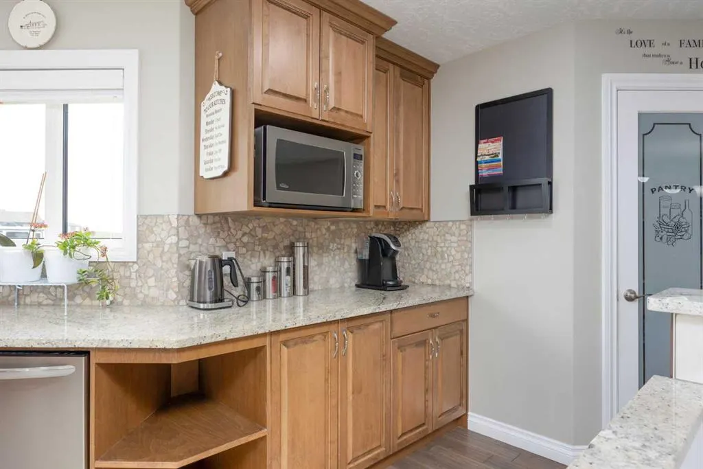 125 Beardsley Crescent