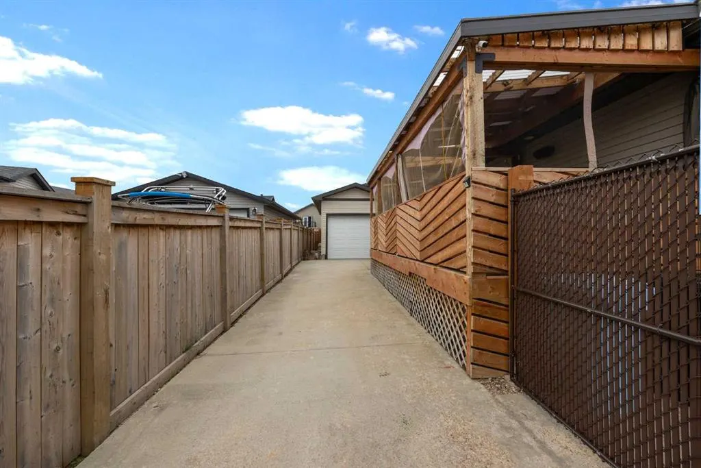 125 Beardsley Crescent