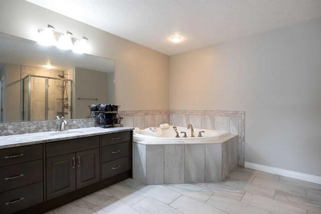 125 Beardsley Crescent