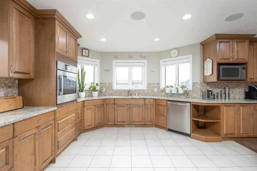 125 Beardsley Crescent