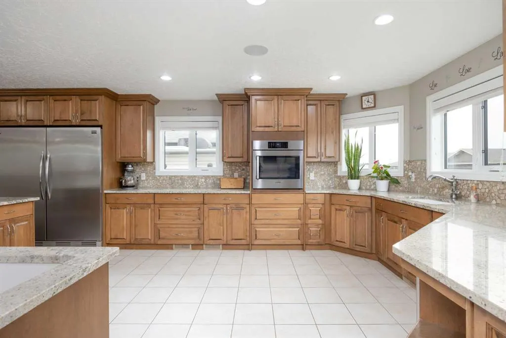 125 Beardsley Crescent