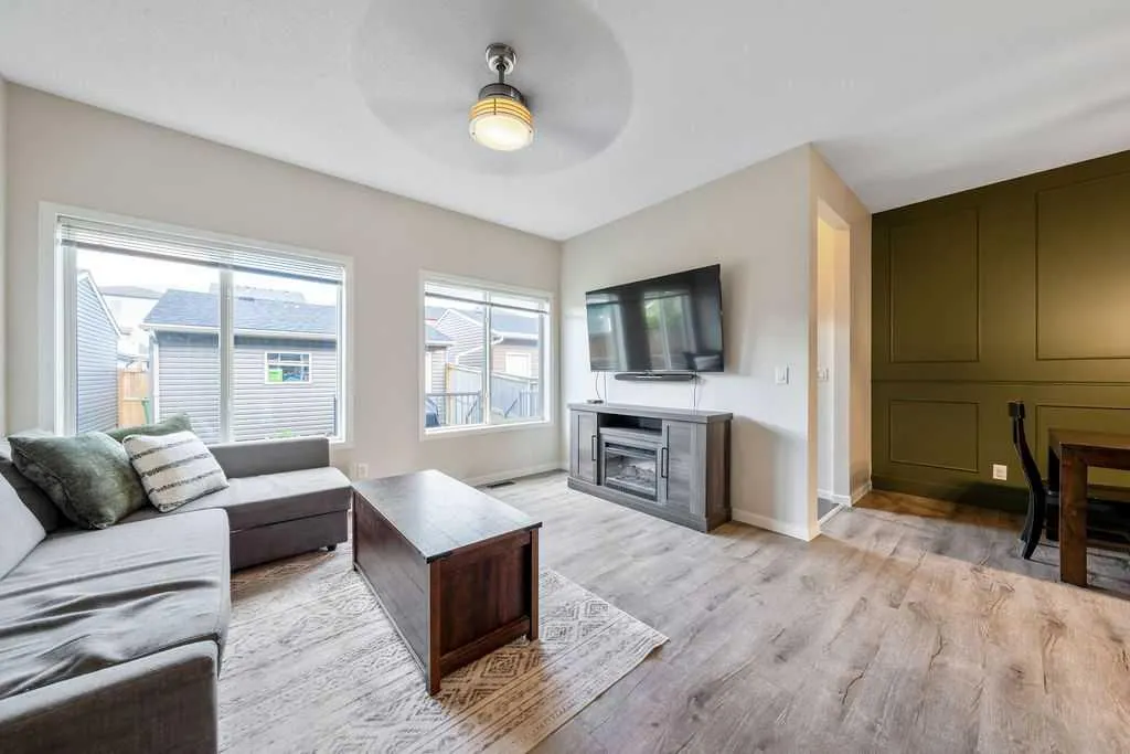 132 Evansborough Way NW