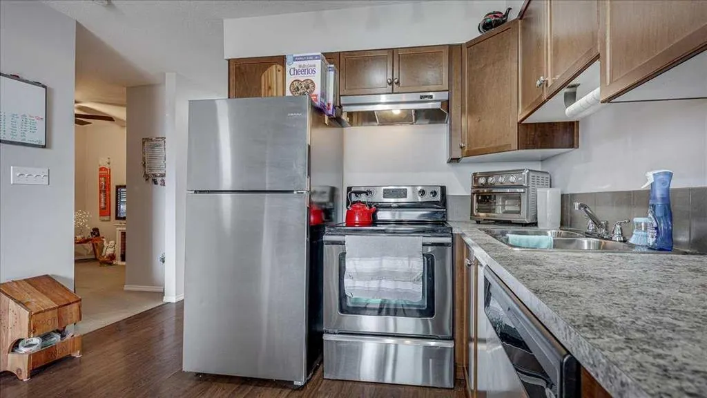 3 Broadway Rise #410